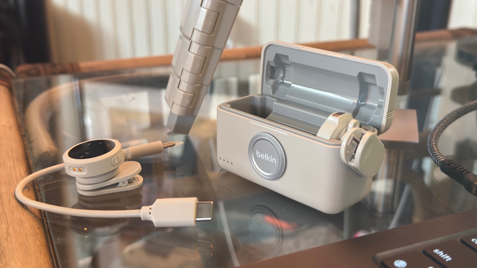 Belkin Releases a Wireless Mic and Tripod Starter Set for New Creators