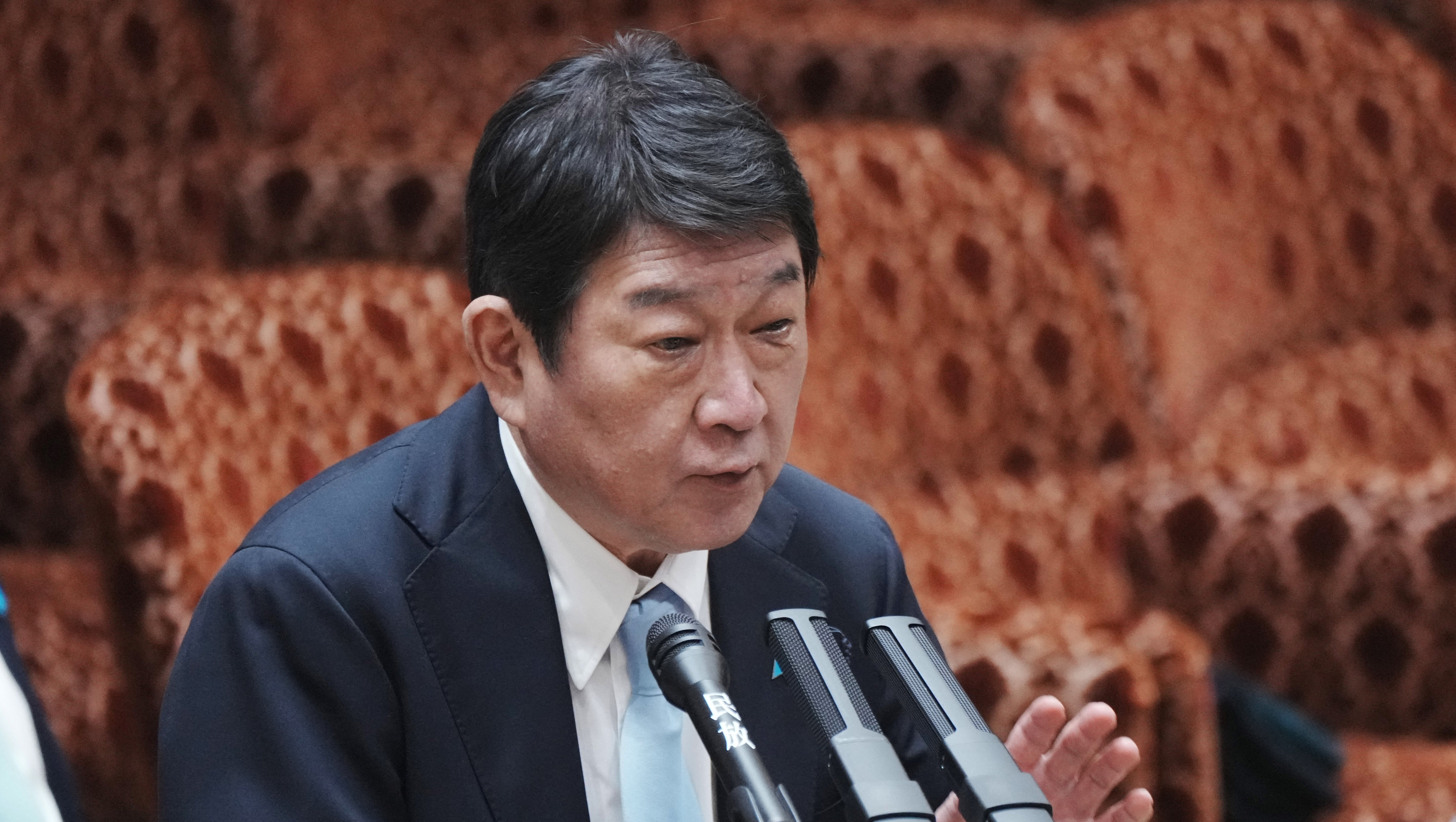 White House Tweets Criticized