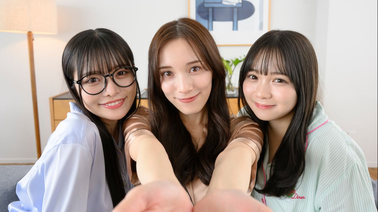 A Japanese visual novel where you're a pet hamster doted on by three sisters is back on Steam