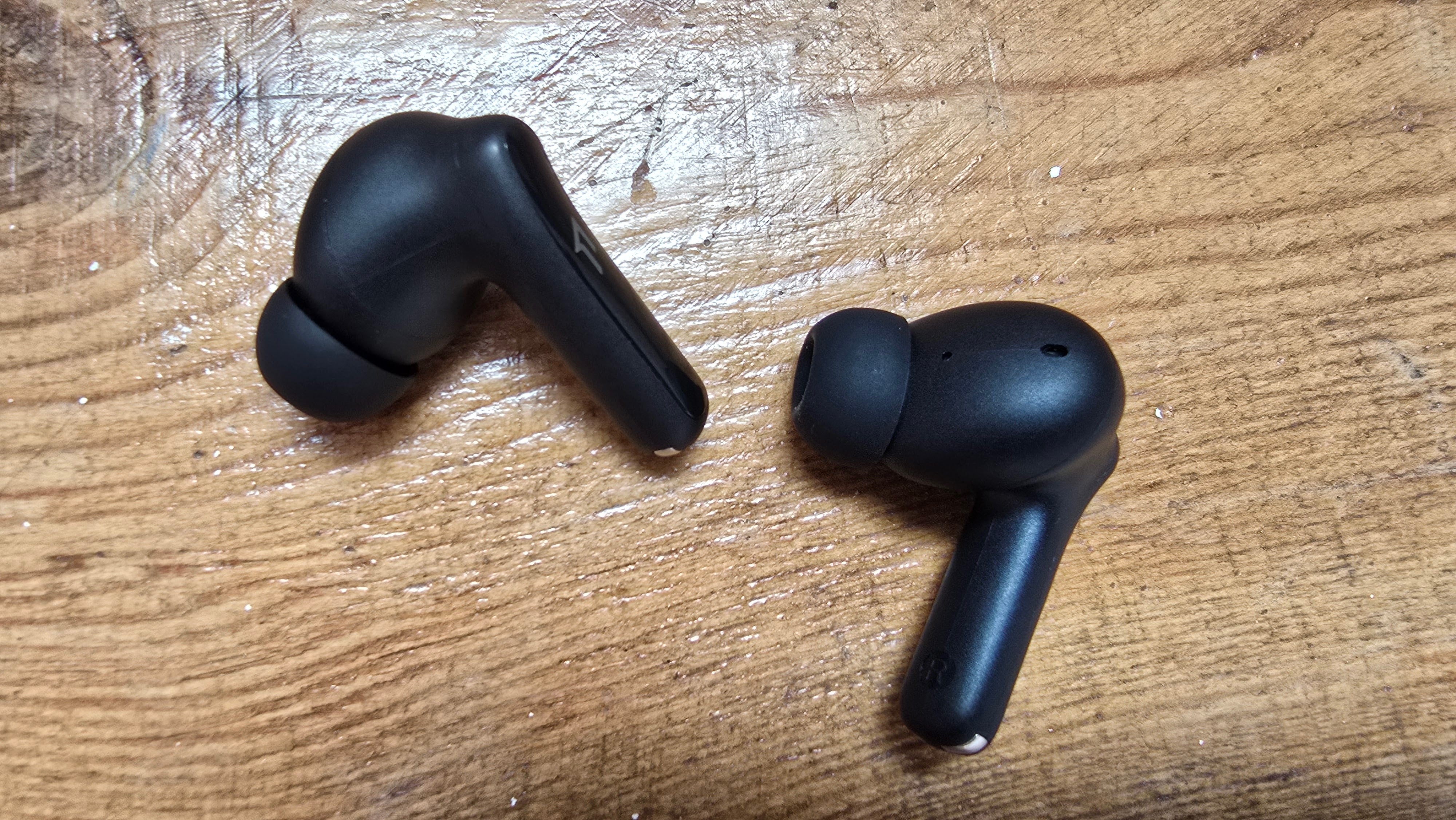 1More Q21 Earbuds Review