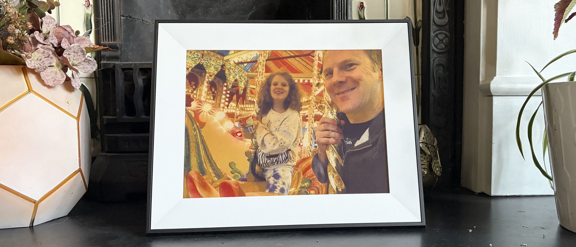 Aura’s impressive e-ink photo frame doesn’t even look digital