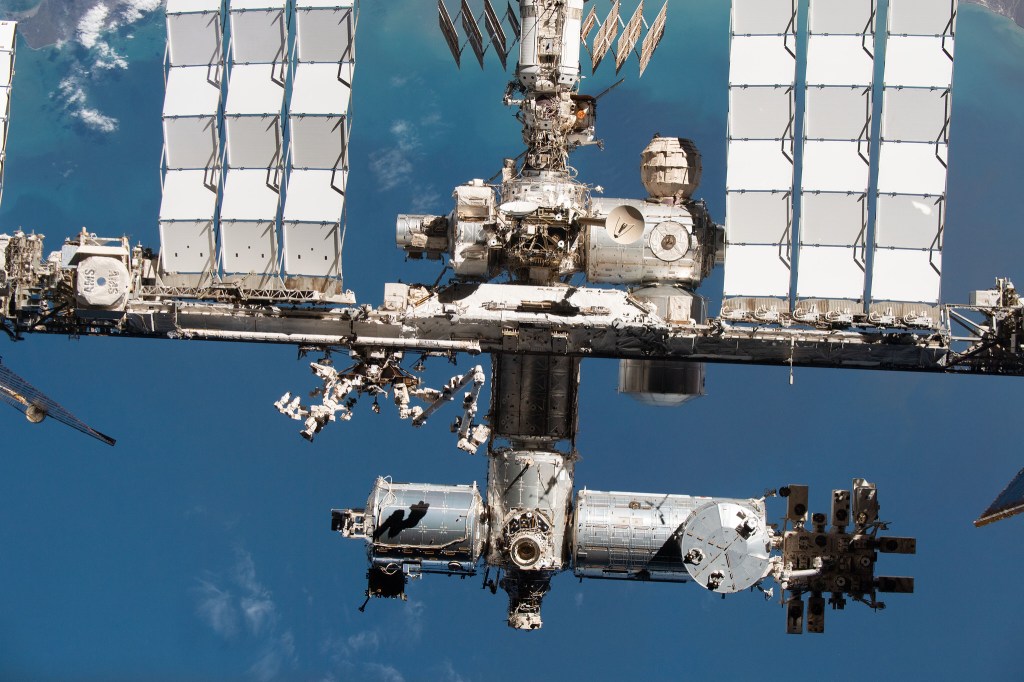 NASA briefly sheltered space station astronauts in SpaceX’s Dragon due to leaks