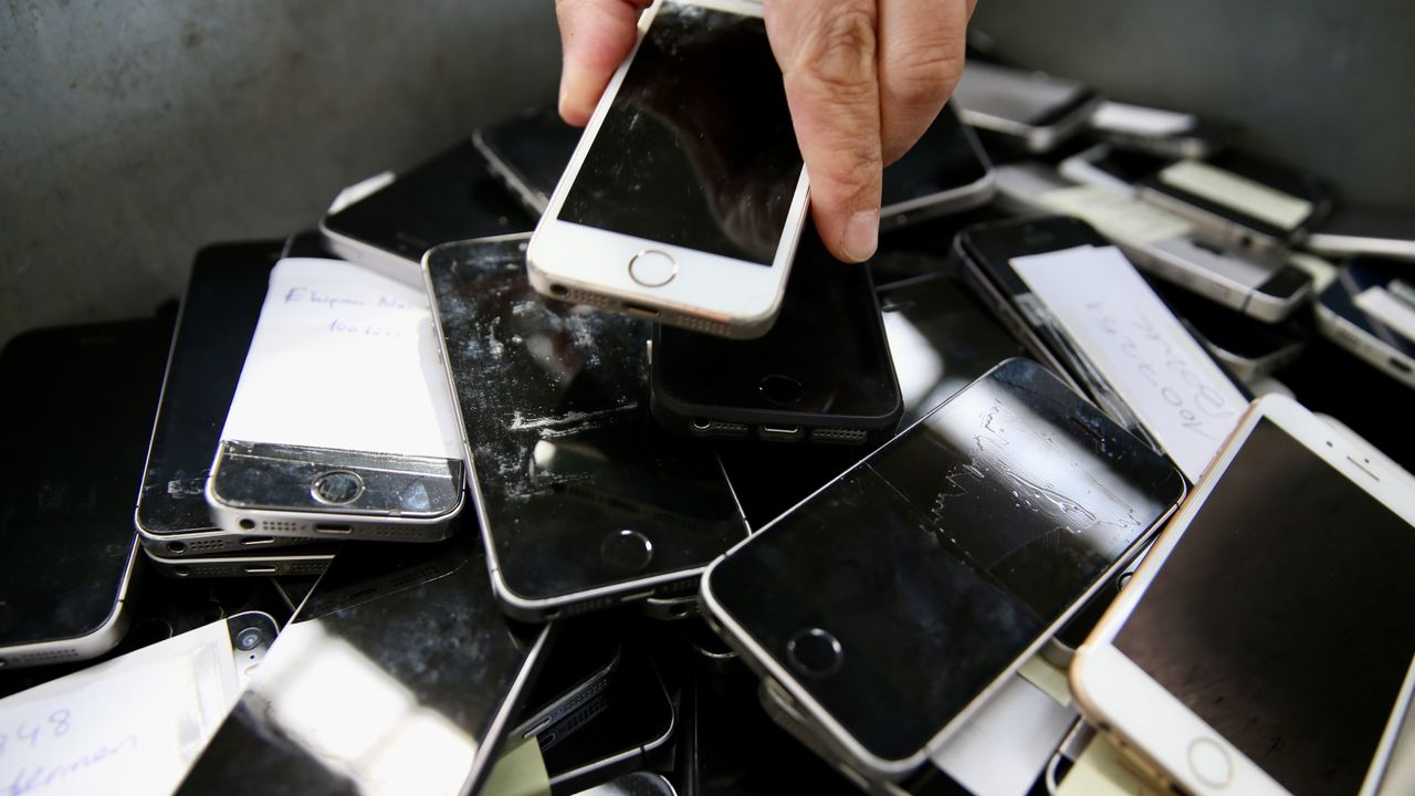 Uni researchers plan to build a low-carbon data center hivemind from 2,000 Pixel smartphones—with Google's help, no less