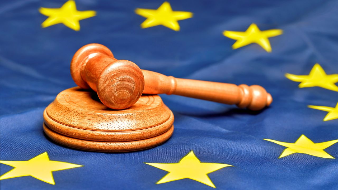 Google slapped with $1 billion fine for violating EU's antitrust legislation