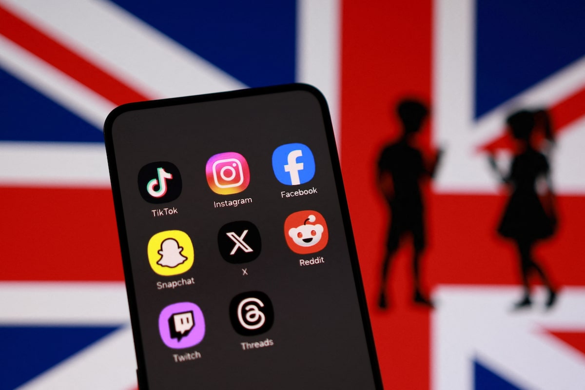 The UK Is Planning a Social Media Curfew for 16- and 17-Year-Olds